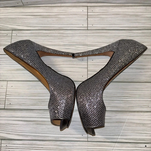 Badgley Mischka Silver Glittery Peep Toe Heels - Picture 4 of 9
